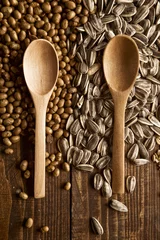 Poster Im Rahmen Wood spoons and grains © Bits and Splits