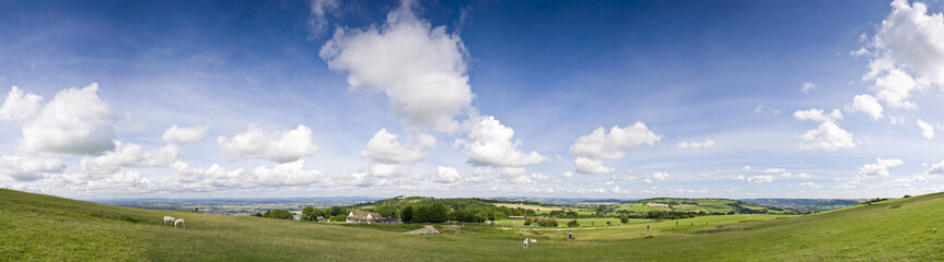 Fototapeta na wymiar Idyllic rural farmland, Cotswolds UK