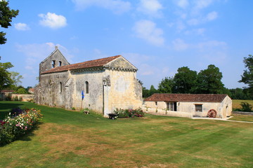Fototapeta na wymiar Chateau de crazannes