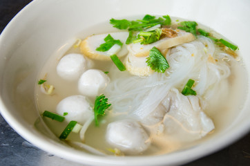 noodle with fishball