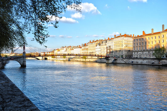 Lyon, pasarela Paul Couturier, puentes colgantes