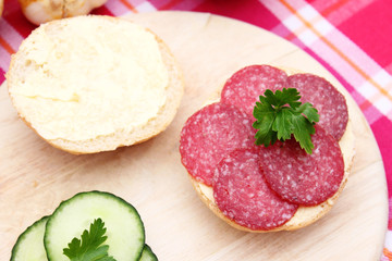 Salamibrötchen