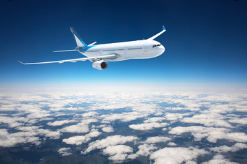 Fototapeta na wymiar Samolot na niebie - samolot pasażerski / statku powietrznego