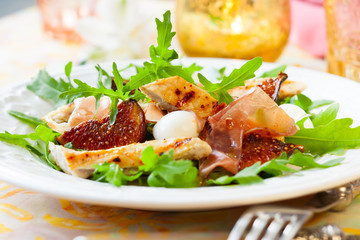 Chicken salad with figs