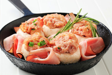 Mushrooms stuffed with ground meat