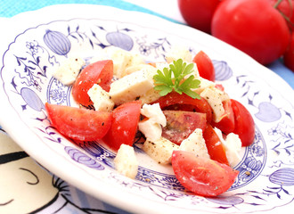 Tomatensalat mit Käse