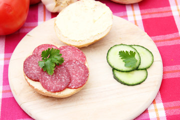 Salamibrötchen