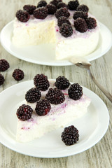 Cheesecake with fresh berries