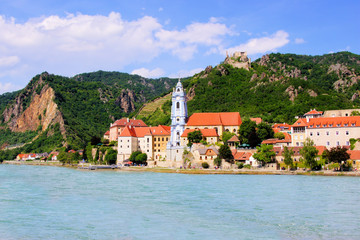 Fototapeta na wymiar Village of Durnstein along the Danube, Wachau Valley, Austria