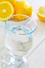 water with lemons