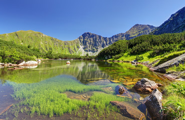 Fototapeta na wymiar Słowacja górskie jezioro - rohackich Plesa, Zachodnie Tatry