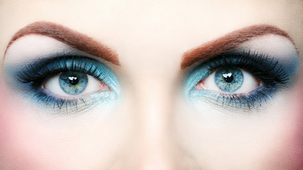 Fototapeta premium Beautiful eye makeup close up