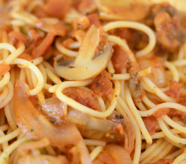 Spaghetti bolognese with mushrooms