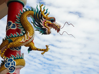 Fototapeta premium Chinese style dragon statue in temple