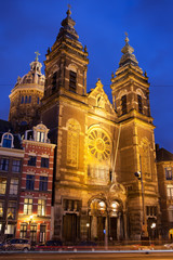 Fototapeta na wymiar Saint Nicholas Church at Night in Amsterdam