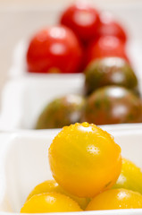 Nahaufnahme gelbe Tomate