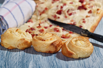 Flammkuchen und Blätterteigschnecken