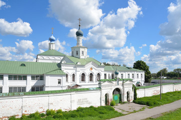 Fototapeta na wymiar Спасо-Преображенский мужской монастырь в Рязани