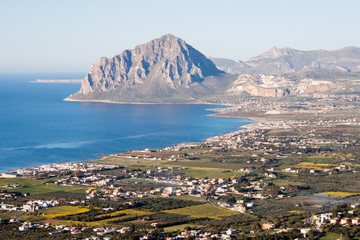 Fototapeta na wymiar Piękne morze i widok na góry, Erice, Sycylia