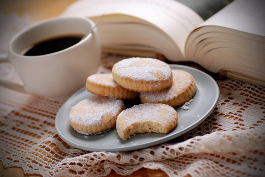 biscotti algerini con zuchero a velo - ricetta siciliana