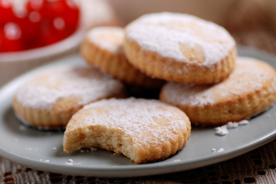 biscotti algerini con zuchero a velo - ricetta siciliana