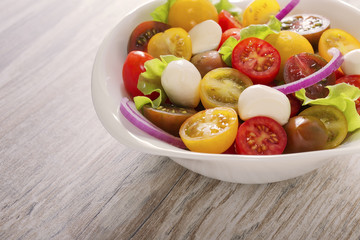 salad with tomatoes and mozzarella