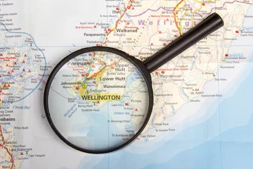 Deurstickers Nieuw-Zeeland Wellington and Magnifying Glass