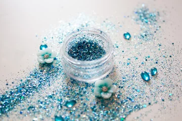 Foto op Plexiglas Nagelstudio Hemelsblauw glitter