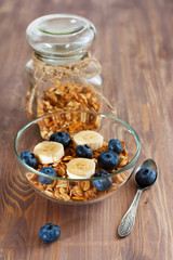 Granola with banana and blueberry
