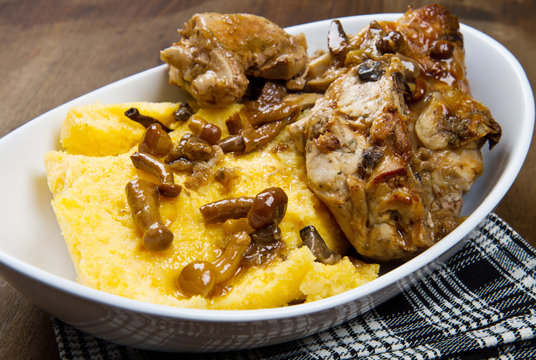 coniglio, polenta e funghi