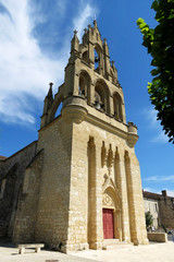 Fototapeta na wymiar Eglise romane du sud de la France