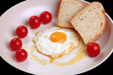 A fried egg in a frying pan