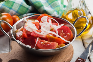 Fresh tomato salad