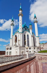 Fototapeta na wymiar Qol Sharif mosque in Kazan, Russia against the beautiful sky