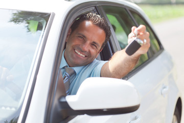mann im auto