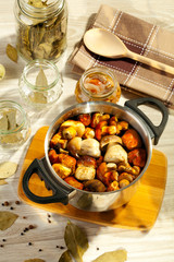 Mushrooms marinated in vinegar