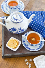 Tee In Tasse mit Zitrone