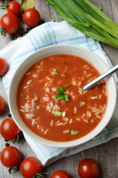 Reis-Tomaten-Suppe