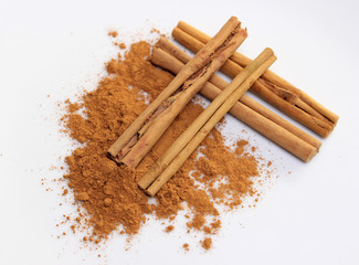 Canela en rama y molida