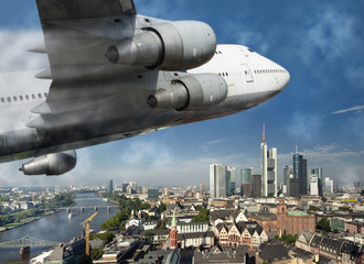 Flugzeug über der Stadt Frankfurt