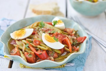 vegetables salad with eggs