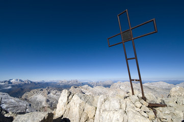 Fototapeta na wymiar Gipfelkreuz - Bliski Tofana - Dolomity - Alpy
