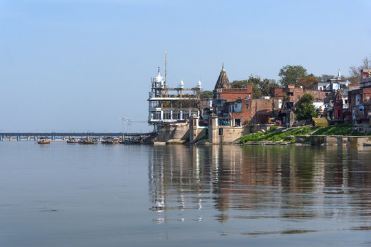 India Kanpur: View from the river to the corner of Sirsaiya Ghat