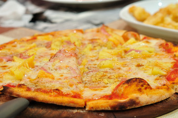 Pizza with ham