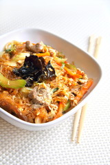 Spicy glass noodles with beef, vegetables and eggs