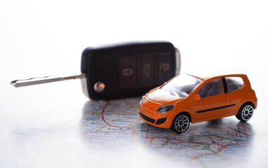 Autokosten,  Modellauto mit Autoschlüssel