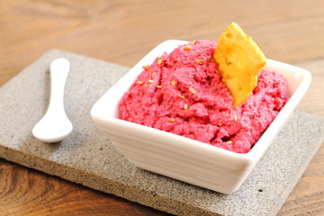 Beetroot and chickpea hummus