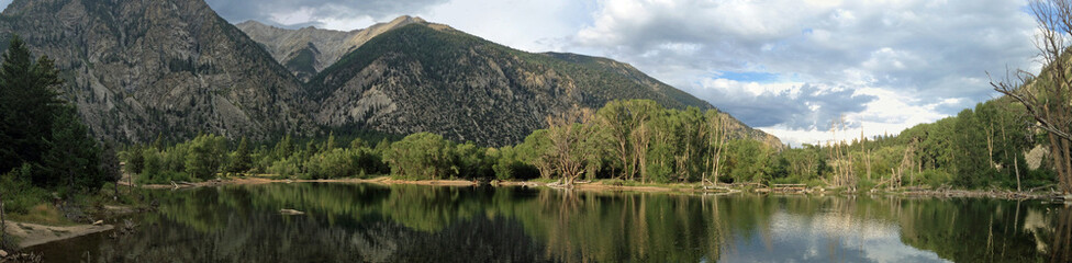 Fototapeta na wymiar Chalk Lake below Mount Princeton in Colorado