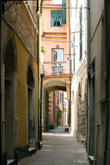 Fototapeta na wymiar Ulicami starego miasta