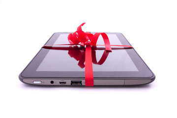 Tablette tactile : cadeau emballée avec du ruban 